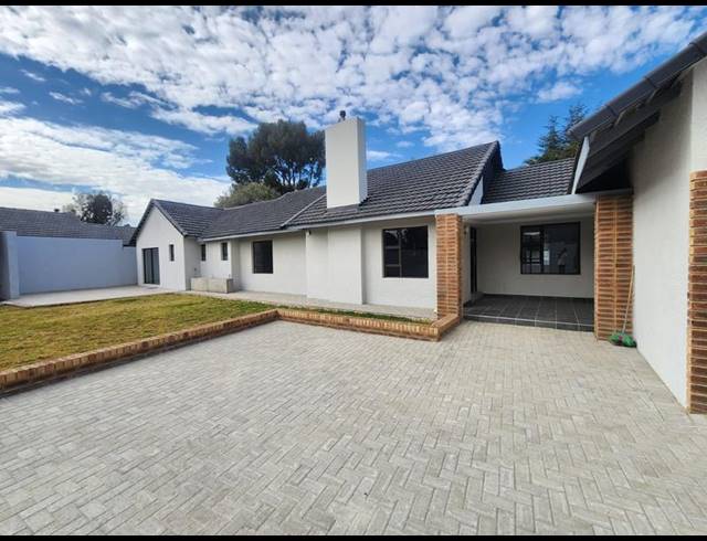 4 BEDROOM HOUSE FOR SALE IN BRACKENHURST